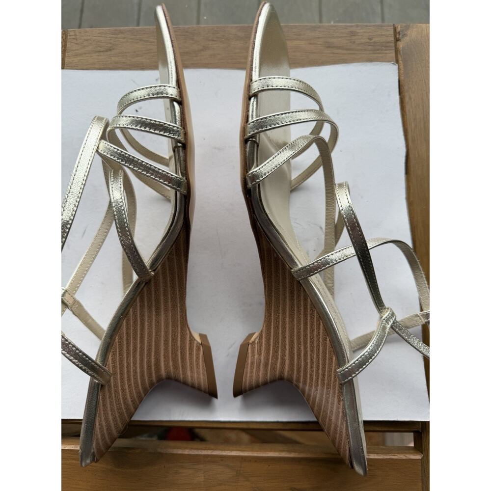 Amalfi by Rangoni Firenze Sandal Gold Sz -10 M Statement Heel Pillow Soft Italy